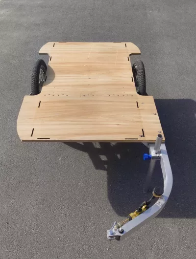 Remorque plateau suspendue avec freins à disques hydrauliques